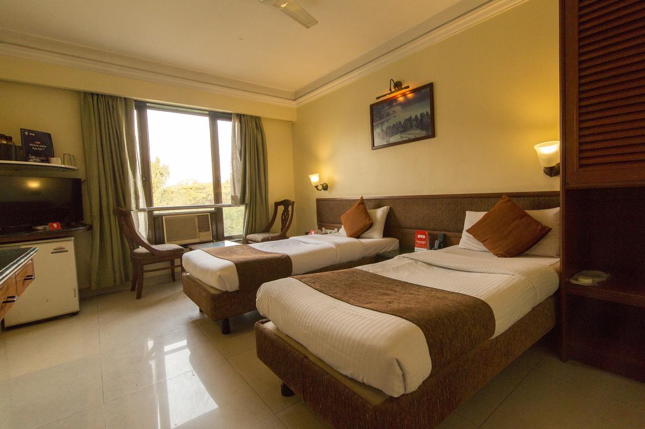 Hotel Srimaan Пюн Екстериор снимка